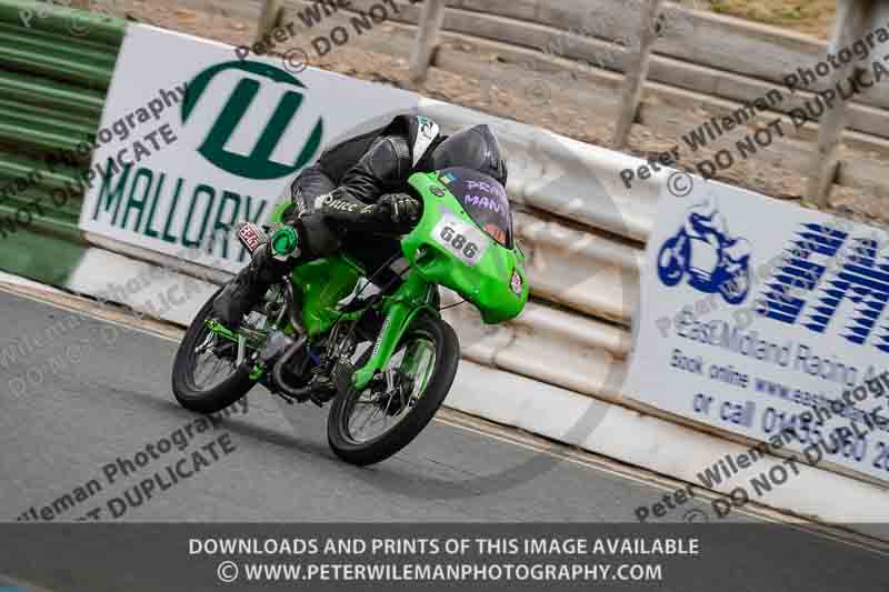 Vintage motorcycle club;eventdigitalimages;mallory park;mallory park trackday photographs;no limits trackdays;peter wileman photography;trackday digital images;trackday photos;vmcc festival 1000 bikes photographs